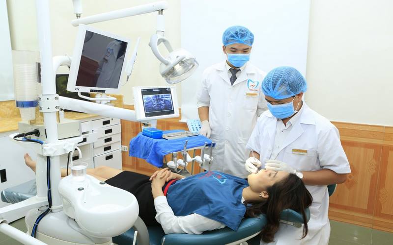 Nha khoa Việt Pháp trang thiết bị hiện đại khi nhổ răng khôn