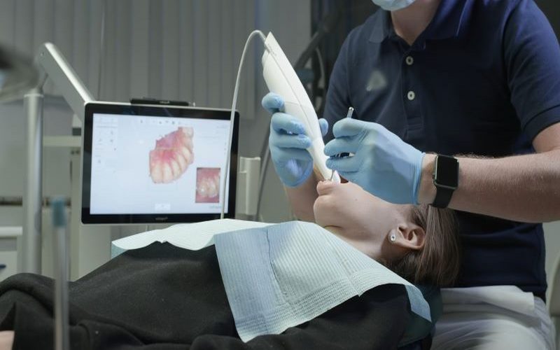 Nha khoa Việt Mỹ ứng dụng đa dạng công nghệ tiên tiến